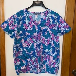 Women’s Scrub Top 🦋